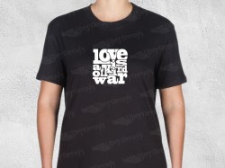 Love is a kind of war logo | Womens | T-shirt Vinyl